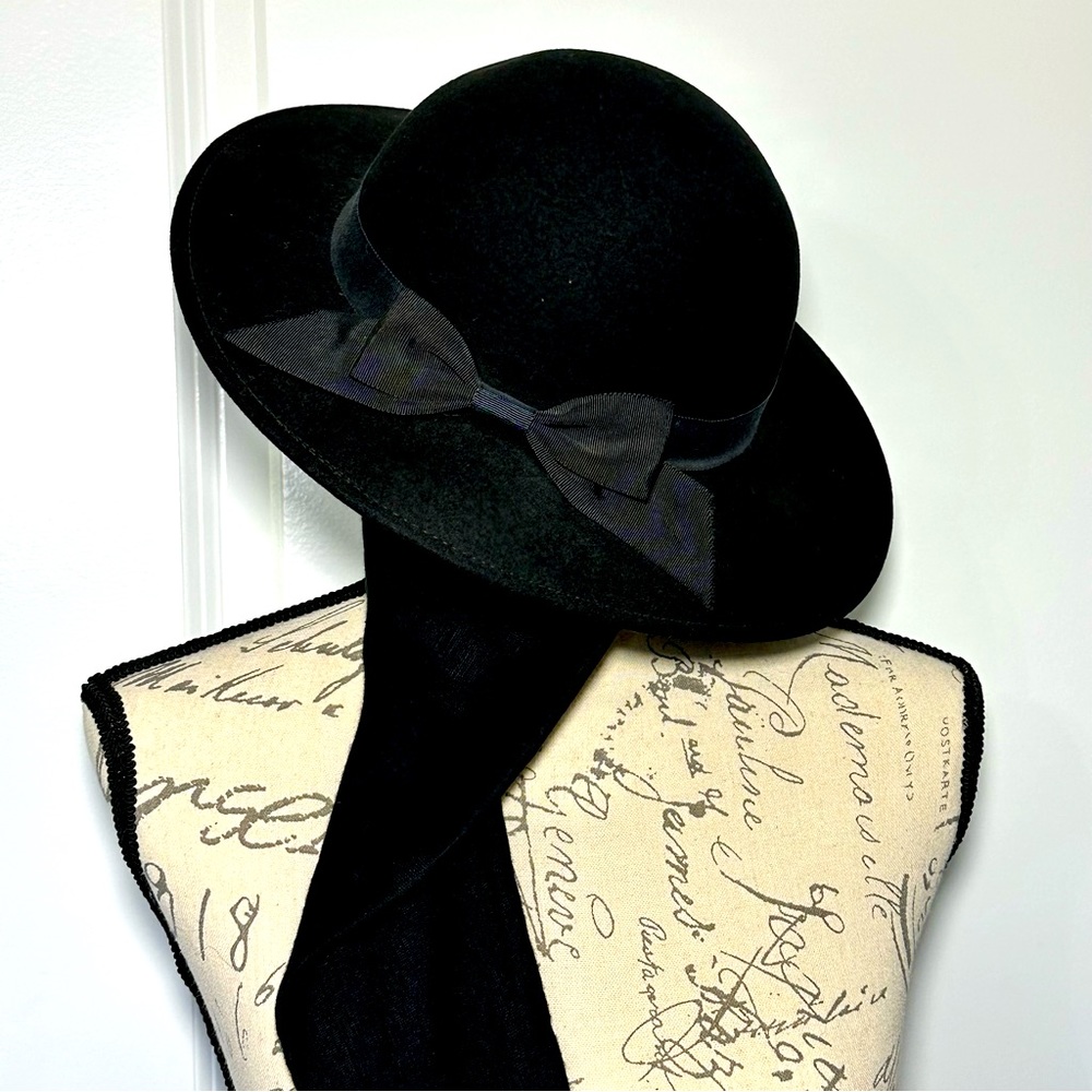 VINTAGE GEO.W. BOLLMAN & Co. | Black Felt Women’s Sun Hat w/ Bow Accent & Ties